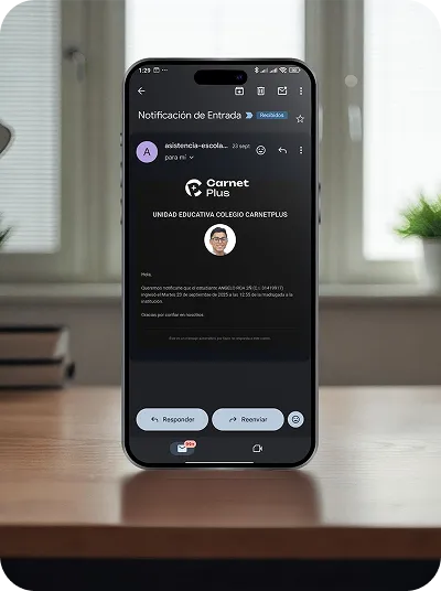 Notificaciones automáticas a padres e institución